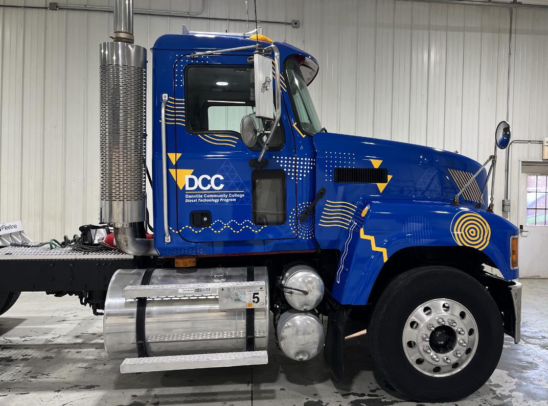 SoVA-Vinyl-Pros-custom-wraps-Semi-3