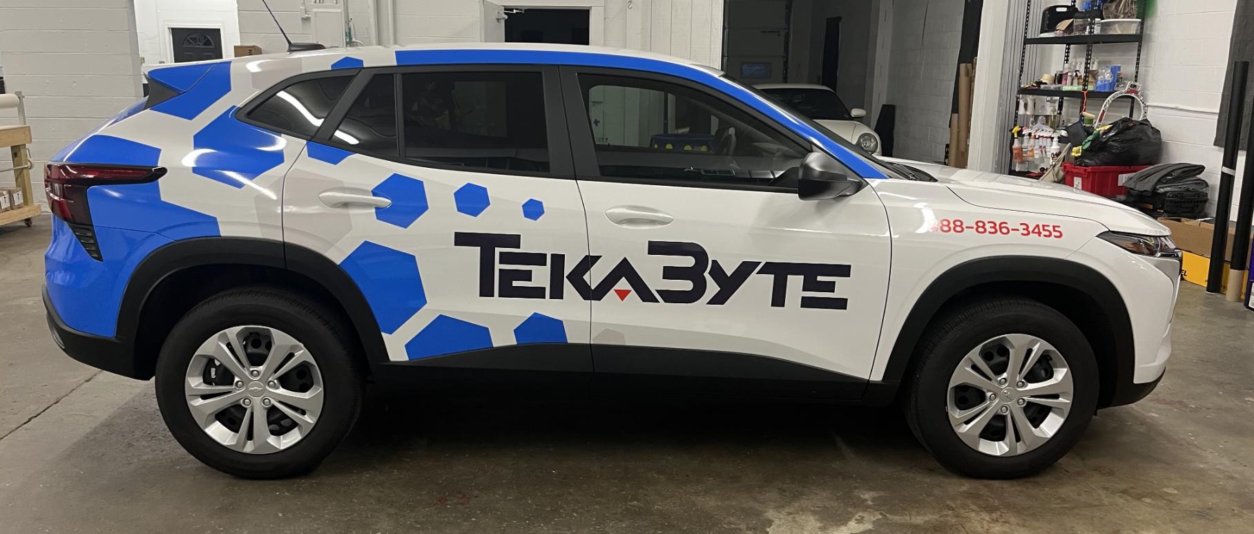 SoVA-Vinyl-Pros-custom-wraps-SUV-1