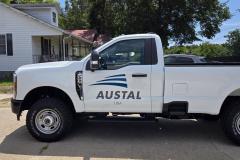 Commercial-standard-pickup-truck-.1